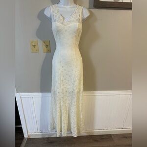 Elegant Cream Lace Dress